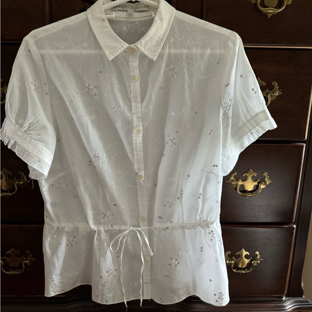 Robert Kitchen - White sparkly woman’s blouse size L.